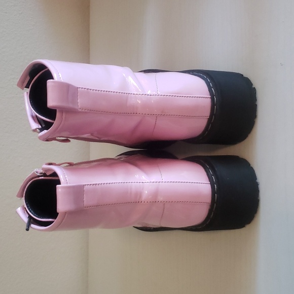 STEVE MADDEN " BETTYY" COMBAT BOOTS - Picture 3 of 4